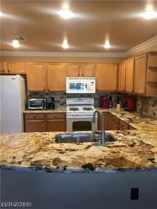 Photo #5: 2078127 Listing 