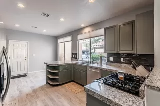 Photo #4: 2078153 Listing