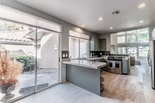 Photo #5: 2078153 Listing