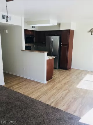 Photo #4: 2078160 Listing 