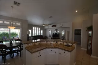 Photo #2: 2078161 Listing