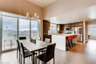 Photo #6: 2078186 Listing