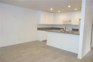 Photo #1: 2078190 Listing 