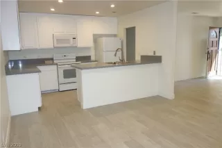 Photo #2: 2078190 Listing 