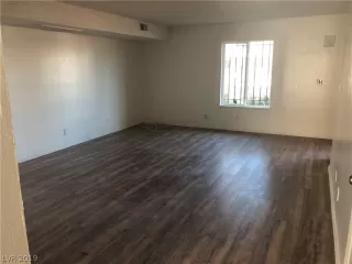 Photo #5: 2078249 Listing