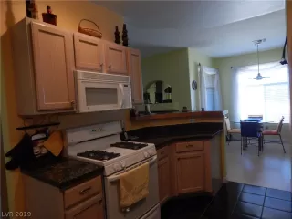 Photo #2: 2078268 Listing 