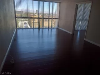 Photo #2: 2078286 Listing 