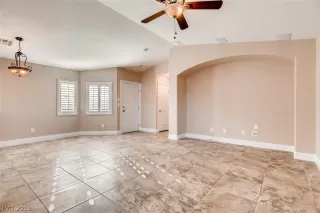 Photo #3: 2078303 Listing