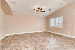 Photo #5: 2078303 Listing