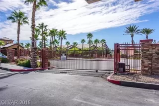 Photo #2: 2078389 Listing