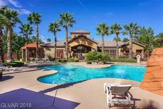 Photo #4: 2078389 Listing