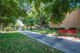 Photo #4: 2078391 Listing