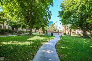 Photo #6: 2078391 Listing