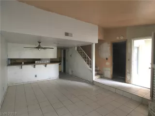 Photo #1: 2078402 Listing