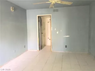 Photo #3: 2078402 Listing