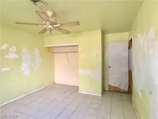 Photo #5: 2078402 Listing