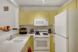 Photo #5: 2078408 Listing