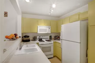 Photo #6: 2078408 Listing