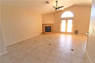 Photo #2: 2078421 Listing