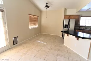 Photo #4: 2078421 Listing