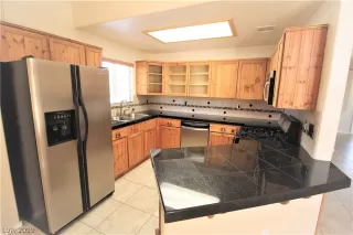 Photo #5: 2078421 Listing