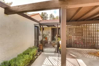 Photo #3: 2078453 Listing