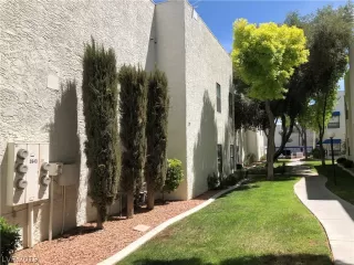 Photo #5: 2078459 Listing 