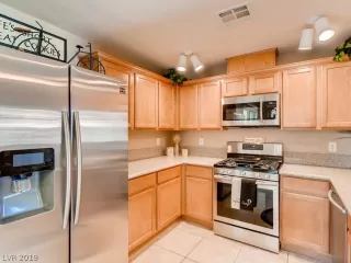 Photo #4: 2078498 Listing