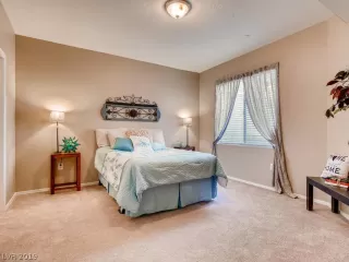 Photo #6: 2078498 Listing