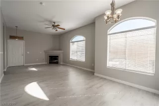 Photo #6: 2078547 Listing