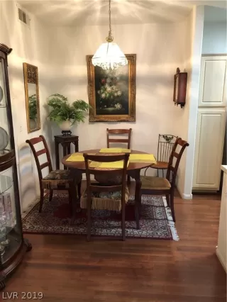 Photo #2: 2078577 Listing 