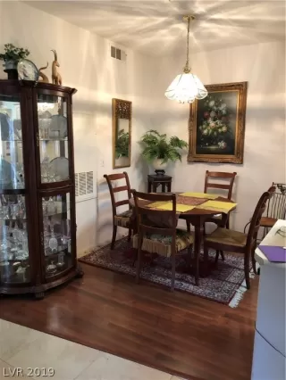 Photo #3: 2078577 Listing 