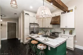 Photo #2: 2078607 Listing