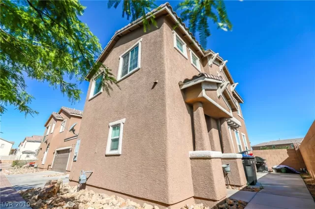 MLS: 2078668 Condo For Sale