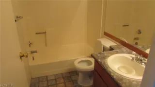 Photo #5: 2078678 Listing 