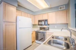 Photo #1: 2078689 Listing 