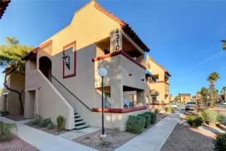 Photo #2: 2078700 Listing 