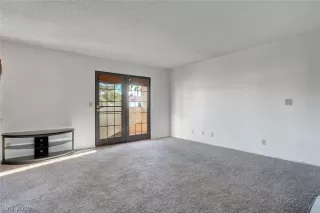 Photo #5: 2078700 Listing 