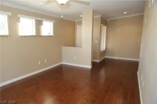 Photo #5: 2078781 Listing