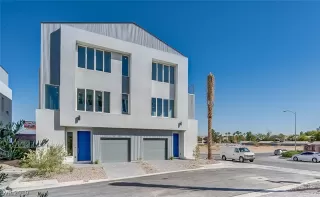 Photo #2: 2078802 Listing 
