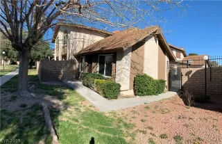 Photo #1: 2078809 Listing