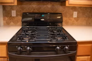 Photo #5: 2078843 Listing 