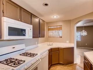 Photo #5: 2078852 Listing 