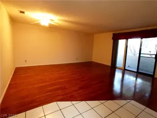 Photo #3: 2078931 Listing 