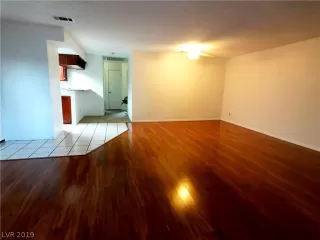 Photo #4: 2078931 Listing 