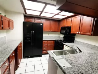 Photo #5: 2078931 Listing 