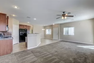 Photo #5: 2078937 Listing