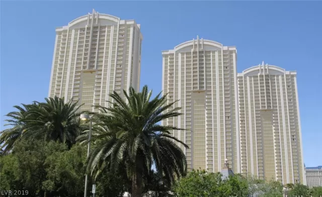 MLS: 2078949 Condo For Sale