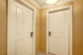 Photo #4: 2078949 Listing