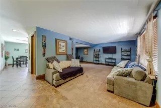 Photo #4: 2078969 Listing